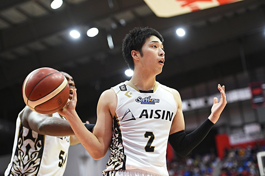 Bリーグ新人王・三河の岡田侑大。「僕の自己評価は低いっす（笑）」＜Number Web＞ photograph by B.LEAGUE