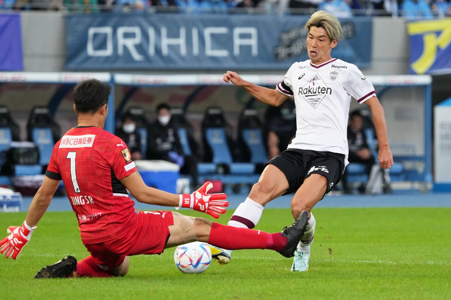森保一監督が視察した10月29日の川崎F戦でフル出場した大迫勇也　©Etsuo Hara/Getty Images