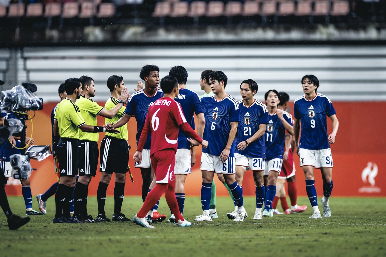 1-0で日本が勝利。試合後、北朝鮮の選手たちは整列せず握手も交わさなかった ©️Kiichi Matsumoto
