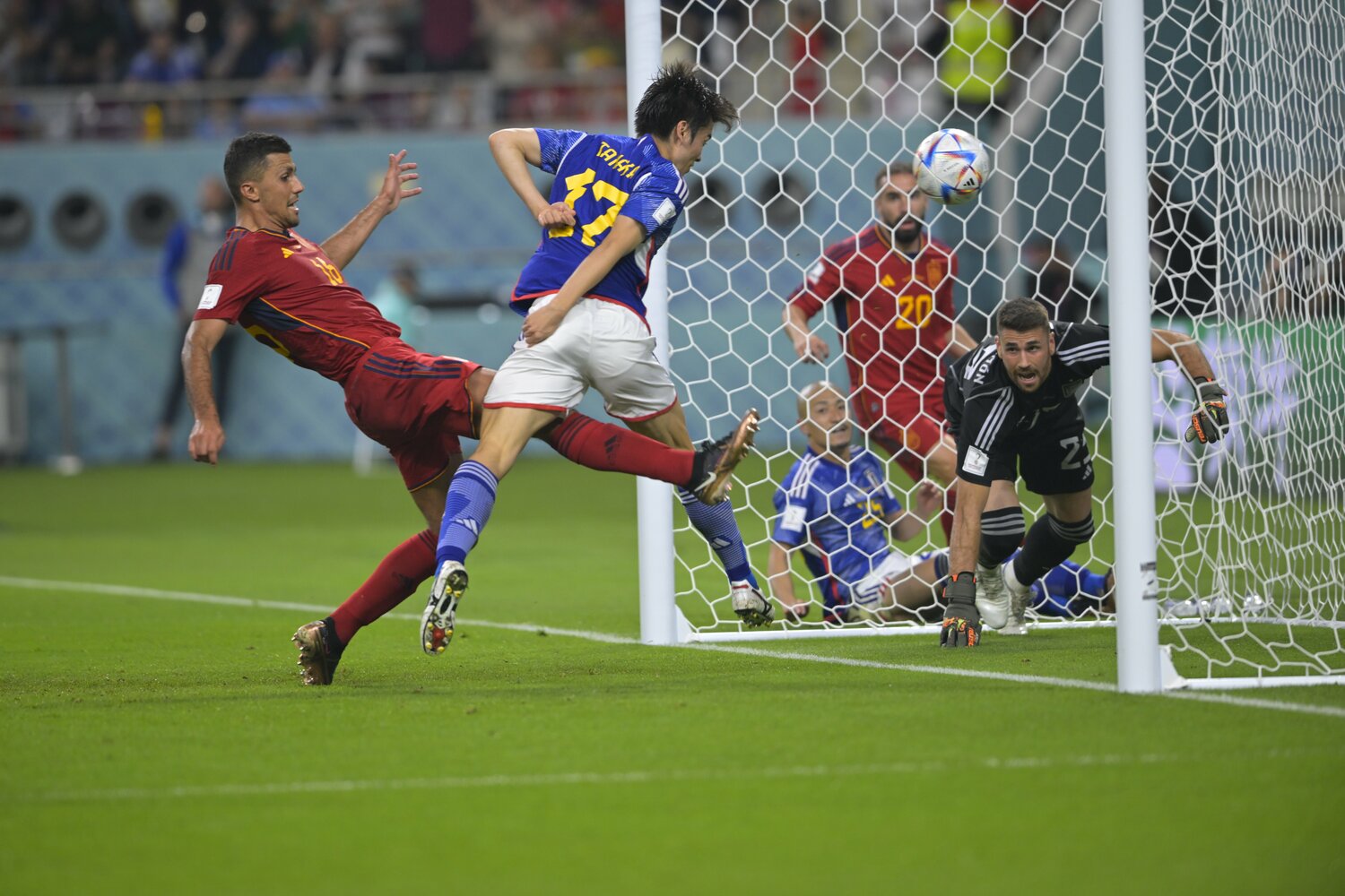 W杯スペイン戦では前田大然が滑り込み、三笘薫がアシスト。GKが裏をつかれ、田中碧がヘディングで押し込んだ ©Koki Nagahama/JMPA