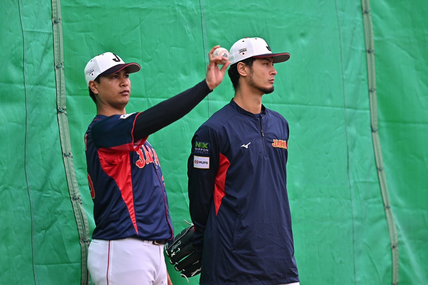 「宇田川会」はWBCの流行語に。人見知りの宇田川（左）に対するダルビッシュの気遣いも話題となった　©︎Hideki Sugiyama