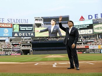 松井秀喜とヤンキースの幸福な関係。“日本の”野球殿堂入りを祝う式典。＜Number Web＞ photograph by Kyodo News
