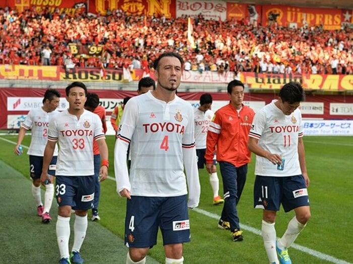 闘莉王「俺が何とかするよ」奇跡の逆転残留へ、男は微笑んだ。<Number Web> photograph by J.LEAGUE PHOTOS