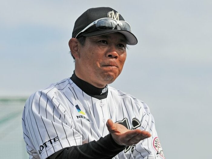 西村監督は自身の胴上げを予想済み!?V字回復を遂げたロッテに死角なし。<Number Web> photograph by Hideki Sugiyama