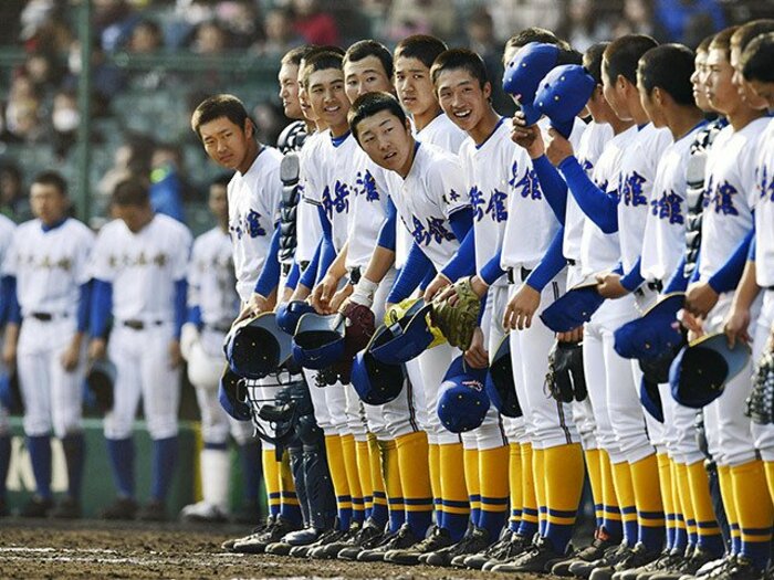 秀岳館の監督は大阪桐蔭に屈さず。「褒めちぎらないとだめですか？」＜Number Web＞ photograph by Kyodo News