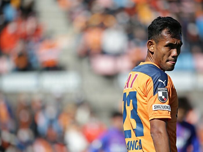 Jに舞い戻ったタイ代表ティーラシン。清水で2ケタ得点、西野さんとW杯。<Number Web> photograph by J.LEAGUE
