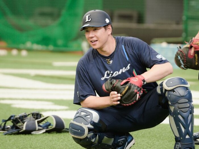 36歳、戦力外通告に「まだやれるよなぁ…」巨人にFA移籍→楽天に金銭トレード→西武復帰…炭谷銀仁朗「僕はいまだに143試合出るつもり」20年目の野球哲学＜Number Web＞ photograph by Wataru Sato