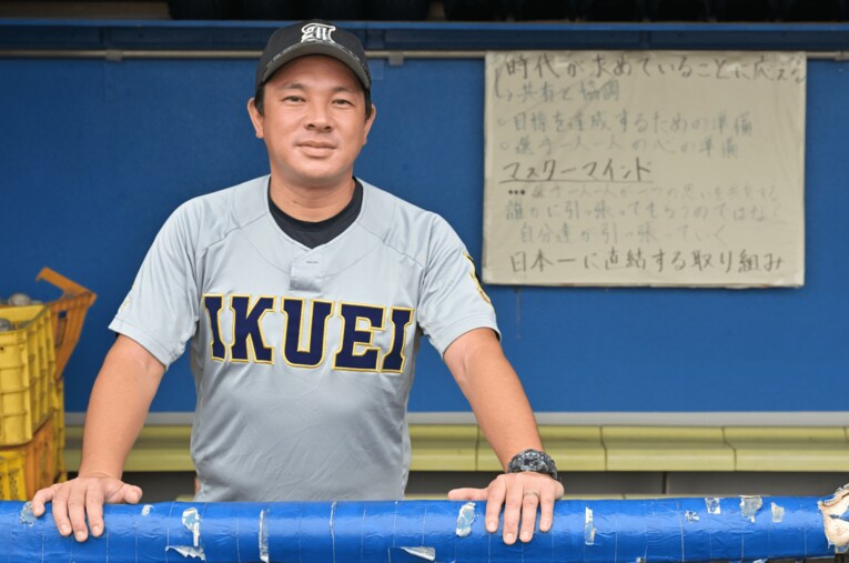 夏の甲子園・優勝経験校である仙台育英の須江監督はどんなチームを作っているのか ／ photograph by Hideki Sugiyama
