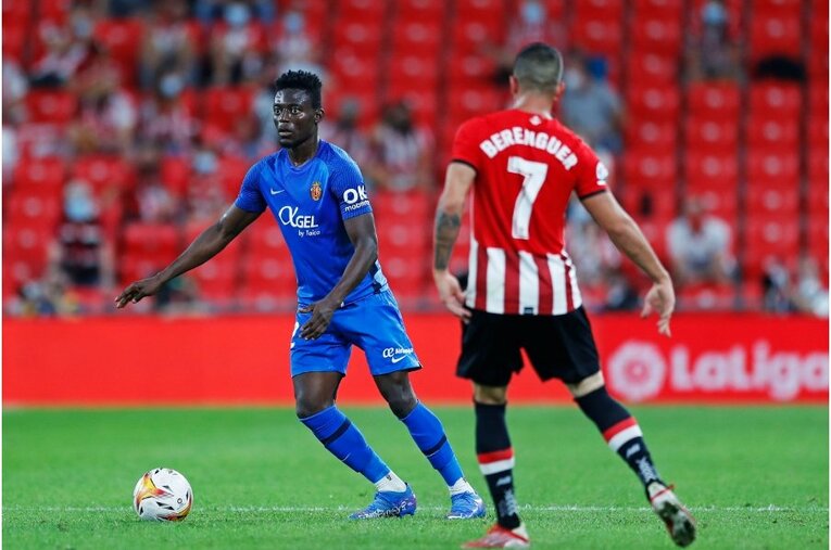 久保建英を間近で撮って気づいた《試合前ルーティンとファールを受けた後のクセ》 韓国の至宝イ・ガンインとの共存はどうなる？(22)