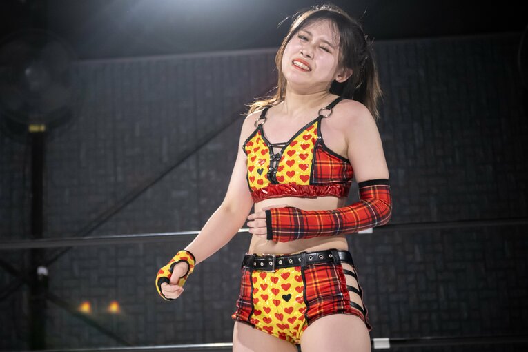 「ぶりっ子キャラだし、なにこの子って（笑）」慶應大、異例の“学生アイドルレスラー”はいかに生まれたか？ 無村架純が引退後に明かした本音(41)