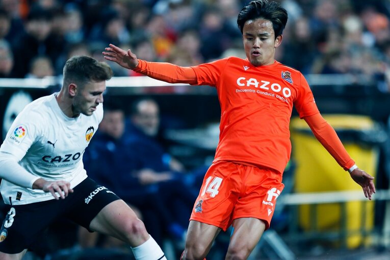 〈久保建英ソシエダ月間MVP〉敵地で憎まれるのは名が知れた証拠だが…「クボへの徹底マーク」と“1枚も撮れなかったシーン”とは(21)