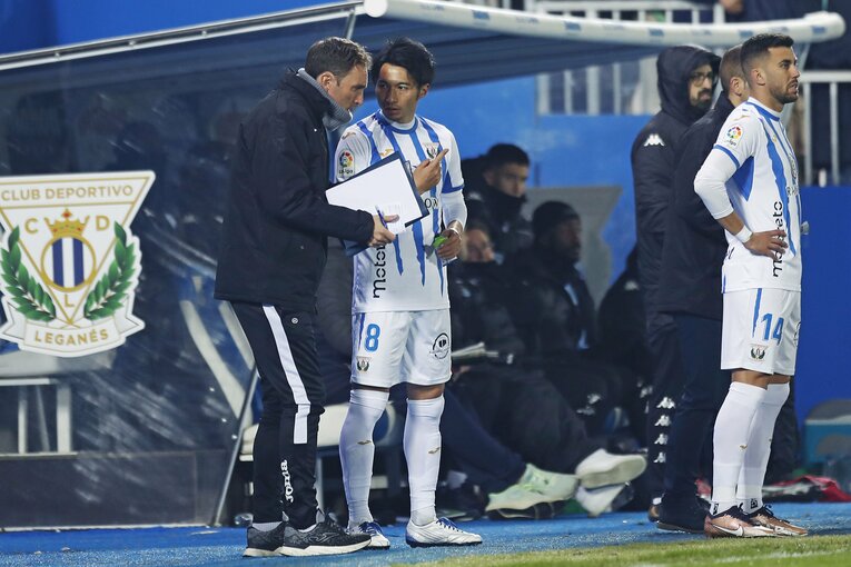 「W杯出番なし」からのリスタート…柴崎岳は今、スペイン2部でどうなっている？“思いを内に秘めたはず”30歳の今を撮った(27)