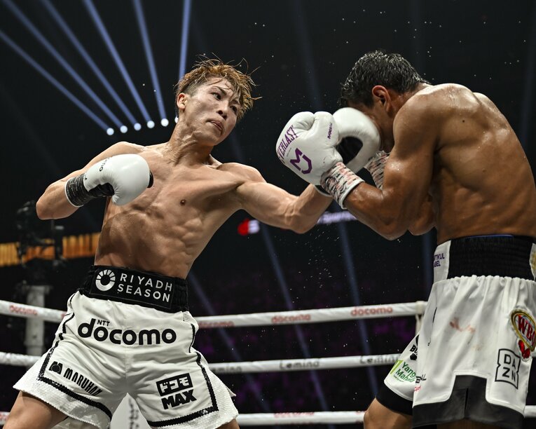 アフマダリエフの顔面にめり込む井上尚弥の左アッパー　©Hiroaki Finito Yamaguchi