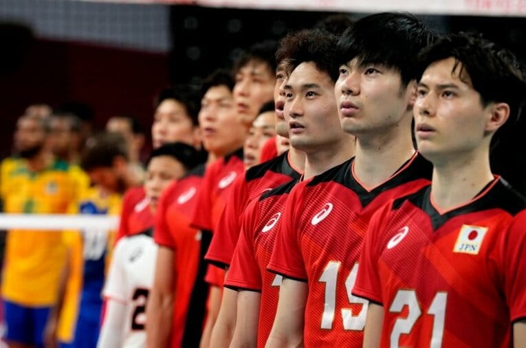 準々決勝でブラジルに敗れたバレーボール男子日本代表。東京五輪の経験を3年後のパリ五輪へつなげていく ／ photograph by AP/AFLO