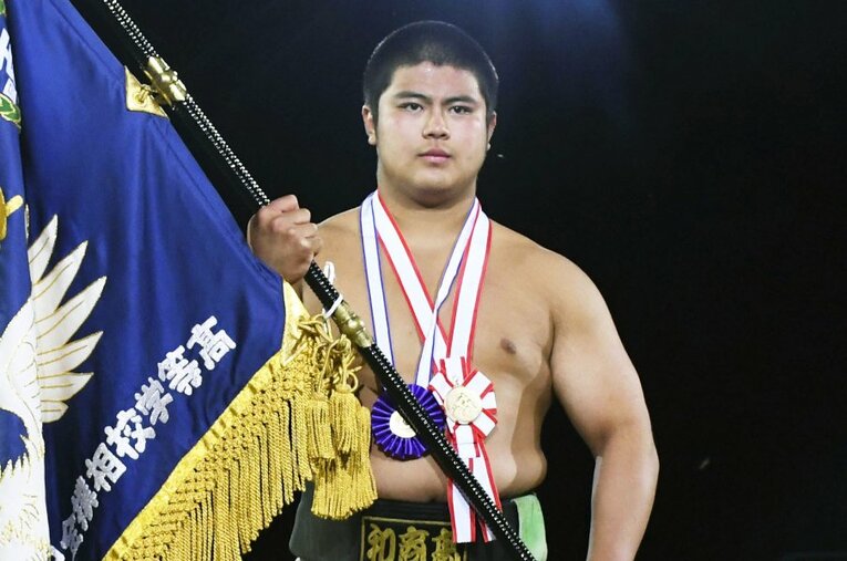 日体大1年のときにアマチュア横綱に輝いた花田秀虎（写真は高校相撲で2連覇達成の高3時）。彼の“新たな挑戦”が話題になっている ／ photograph by KYODO