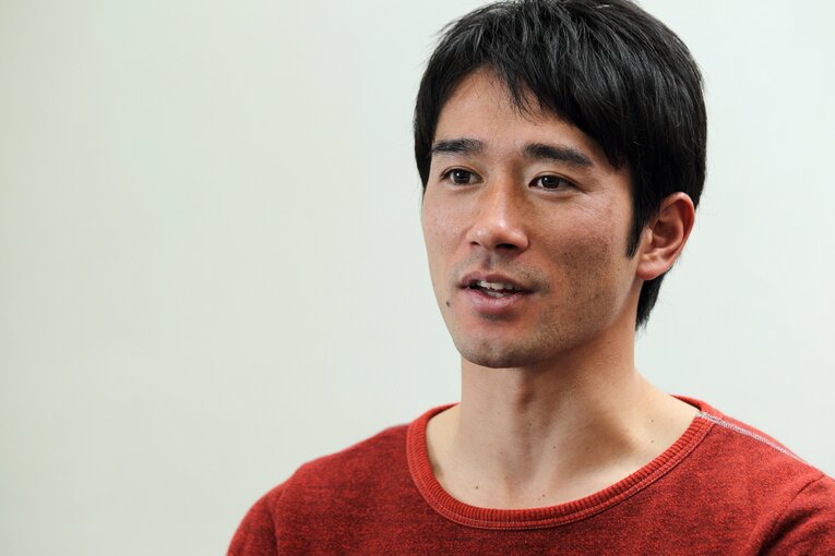 インタビュー中の玉田（2012年撮影）　©Shigeki Yamamoto