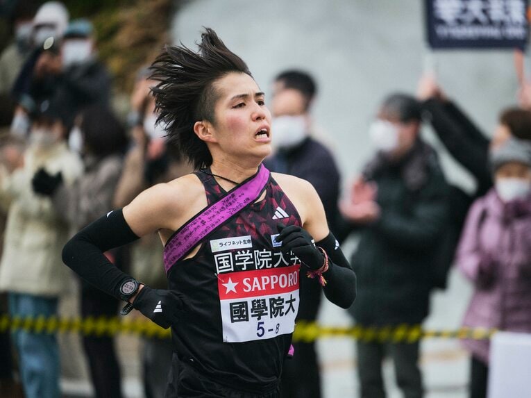 8区を力走する佐藤快成　©Yuki Suenaga