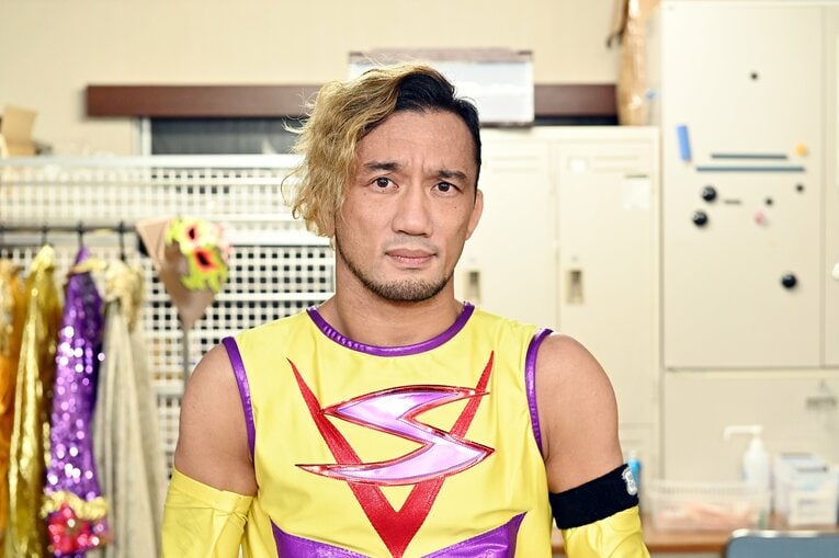 勝村演じる覆面戦士・スーパー多摩自マンにも注目！　©︎TBS