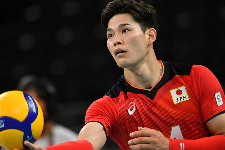 ビックサーバーの西田有志の他、さまざまな種類のサーブが打てる選手が揃う日本代表　©︎MATSUO.K/AFLO SPORT