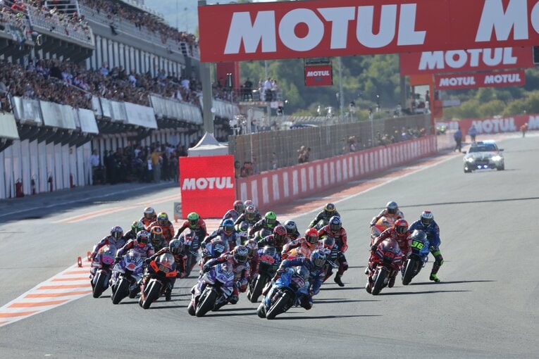 バレンシアGPのアレックス・リンス　photograph by Satoshi Endo