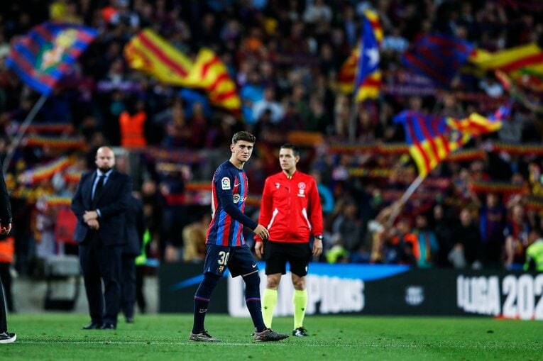 今季9点目！ 久保建英が凄まじい「バルサ撃破ドリブル、ブスケッツ退団・優勝セレモニーが同時に」カメラマンが見た“美しいカンプノウの夜”(2)