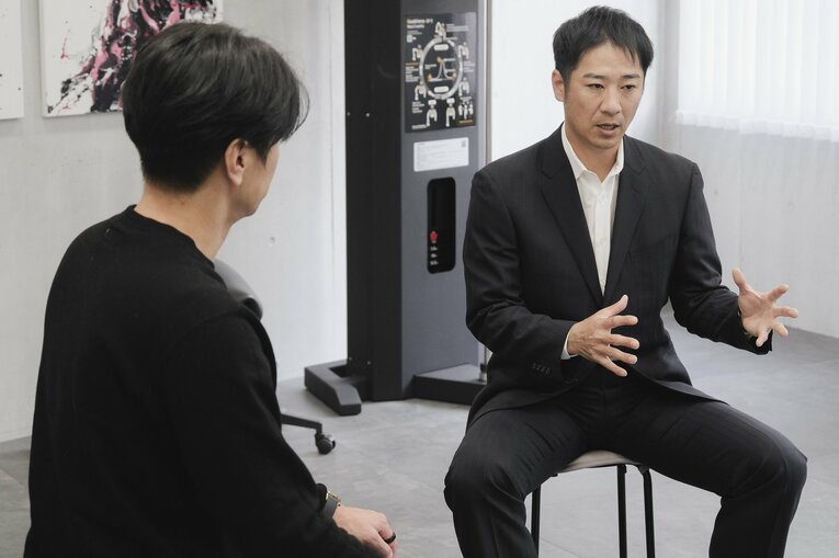 熟考の末、コーチ就任の要請を引き受けたという西岡剛。すでに目線は来季に向いている　©︎Wataru Sato