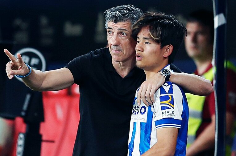 レアル・ソシエダのイマノル監督と久保建英。両者は通訳なしで意思疎通を図れる　©Daisuke Nakashima