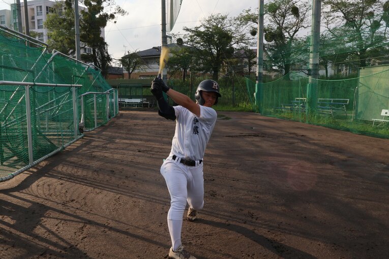 打撃面でも4番を担う伊藤　©Fumi Sawai