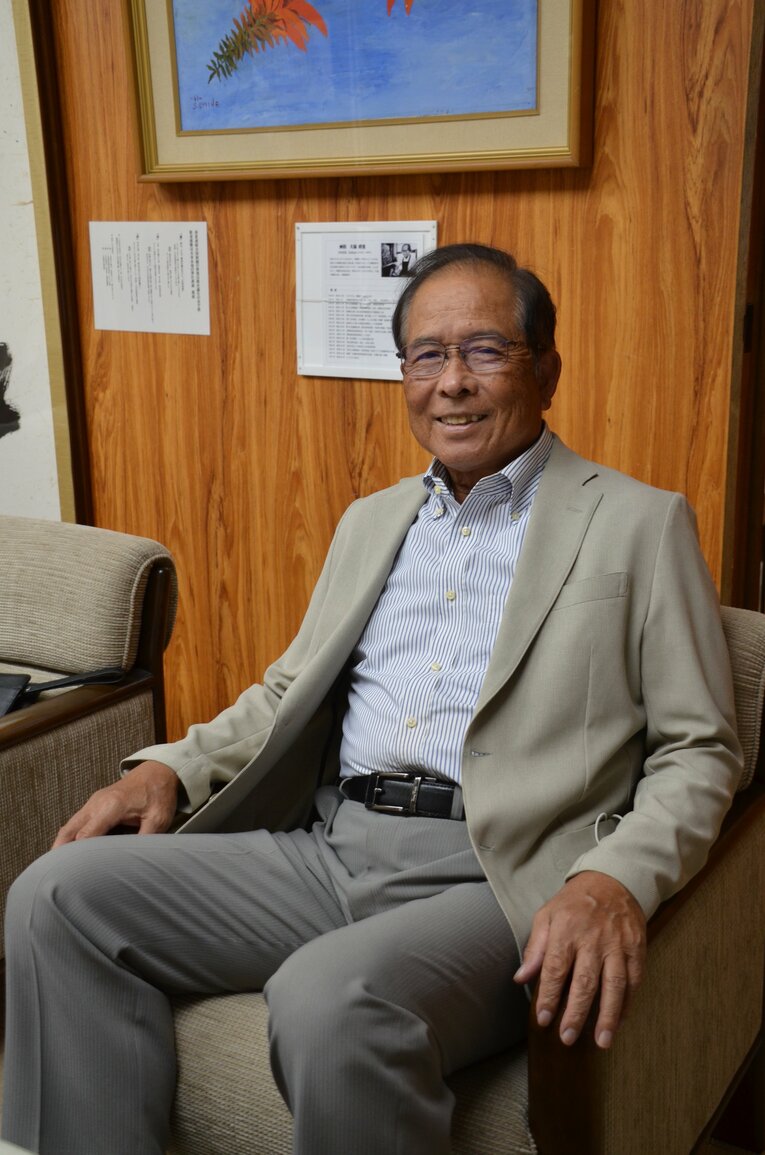 テレビを通して、教え子の“日本一”を見届けた興南高校・我喜屋優監督　©︎Yasuko Maeda