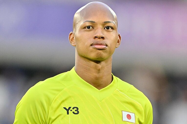 今大会でビッグセーブを連発する小久保玲央ブライアン。チアゴ記者も現時点でのMVPだと高く評価する ／ photograph by Takuya Nakachi/JMPA