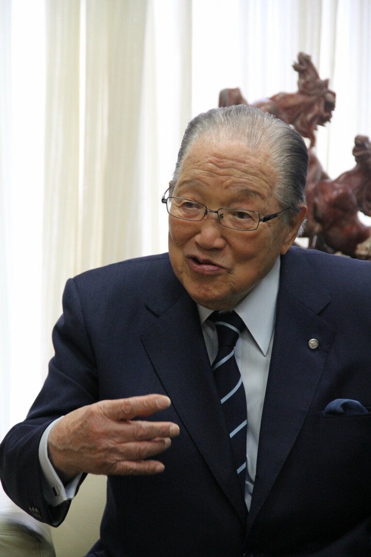 ベイスターズへの藤木氏の影響力についてはさまざまな都市伝説じみた噂があるが、藤木氏は笑って否定した　©NumberWeb