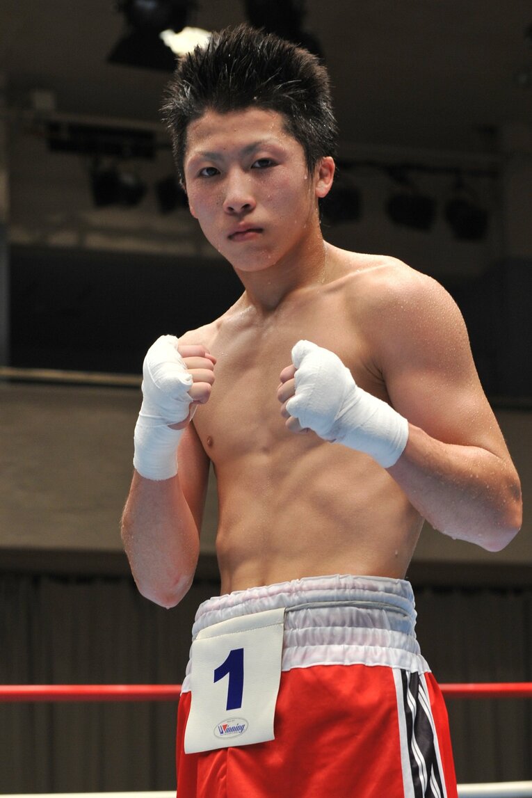 2012年10月、プロデビュー戦でKO勝ち（当時19歳）【2枚目／全2枚】　©AFLO