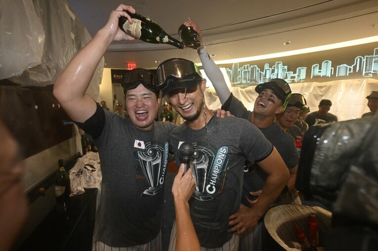 WBC後の祝勝会（全14枚／代表撮影） ©Naoya Sanuki