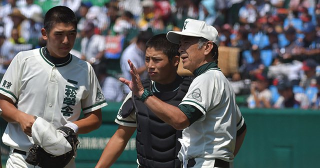 二松学舎監督からエースへの労い。「なんか、無理やりだったかな」（2／2） - 高校野球 - Number Web - ナンバー