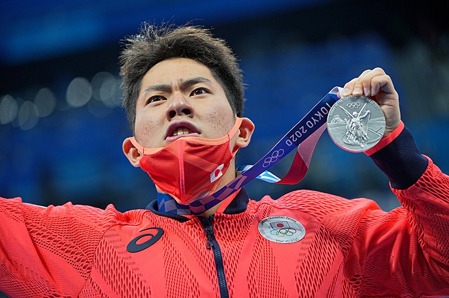 敗退後の瀬戸大也は銀メダル・本多灯に“ある言葉”をかけていた “王者の活動停止”が19歳にもたらした影響とは<Number Web> photograph by Getty Images