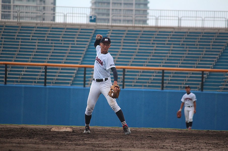 静岡で見つけた才能あふれる高校生。紅林弘太郎遊撃手と栗田和斗投手。<Number Web> photograph by Shizuoka Koko Yakyu