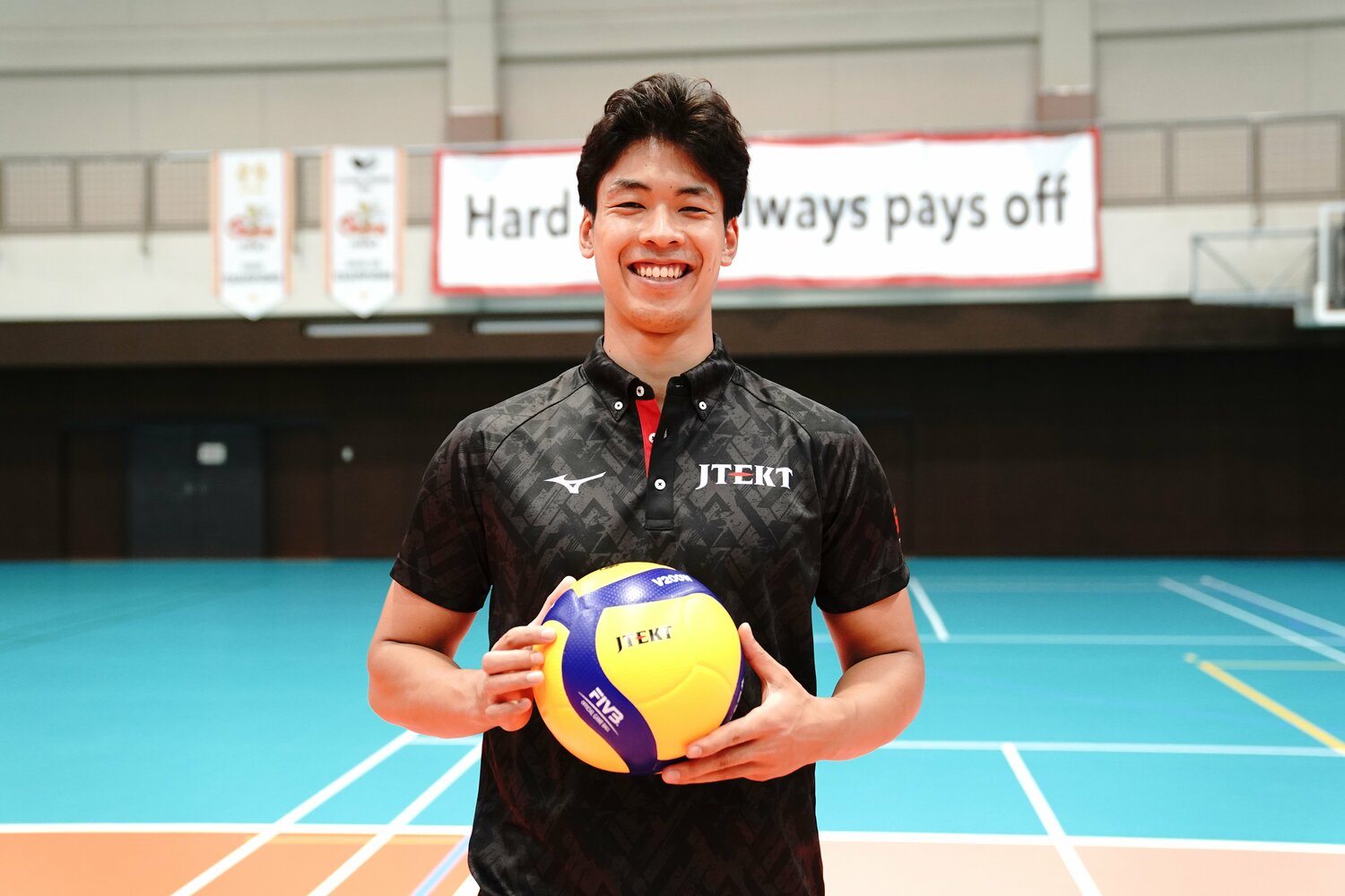 現地時間の10月2日、開幕戦に挑んだ宮浦は途中出場ながら2得点を挙げて3-1の勝利に貢献した ©Katsuaki Iwamoto