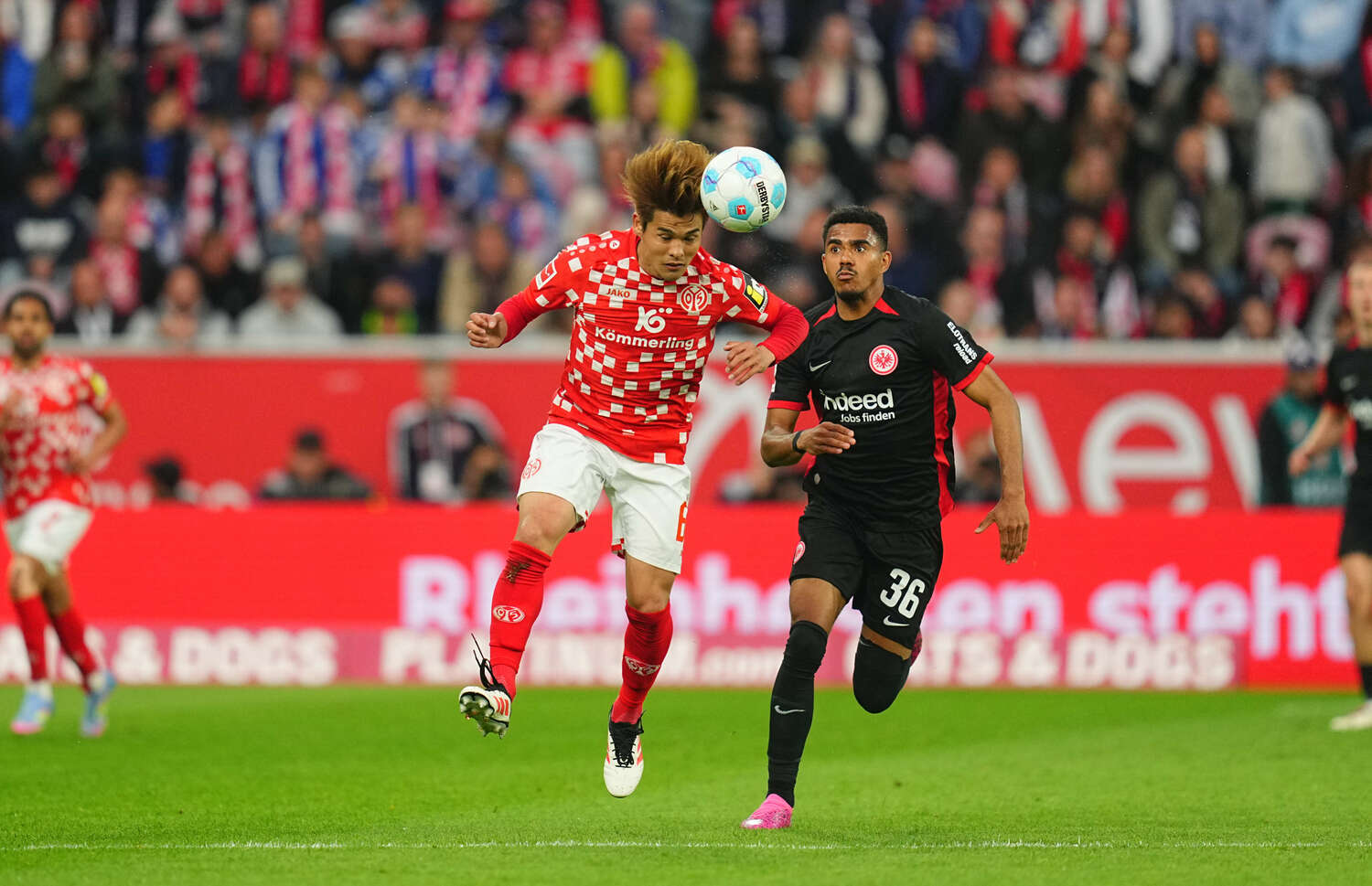 フランクフルト戦にフル出場した佐野 ©Getty Images