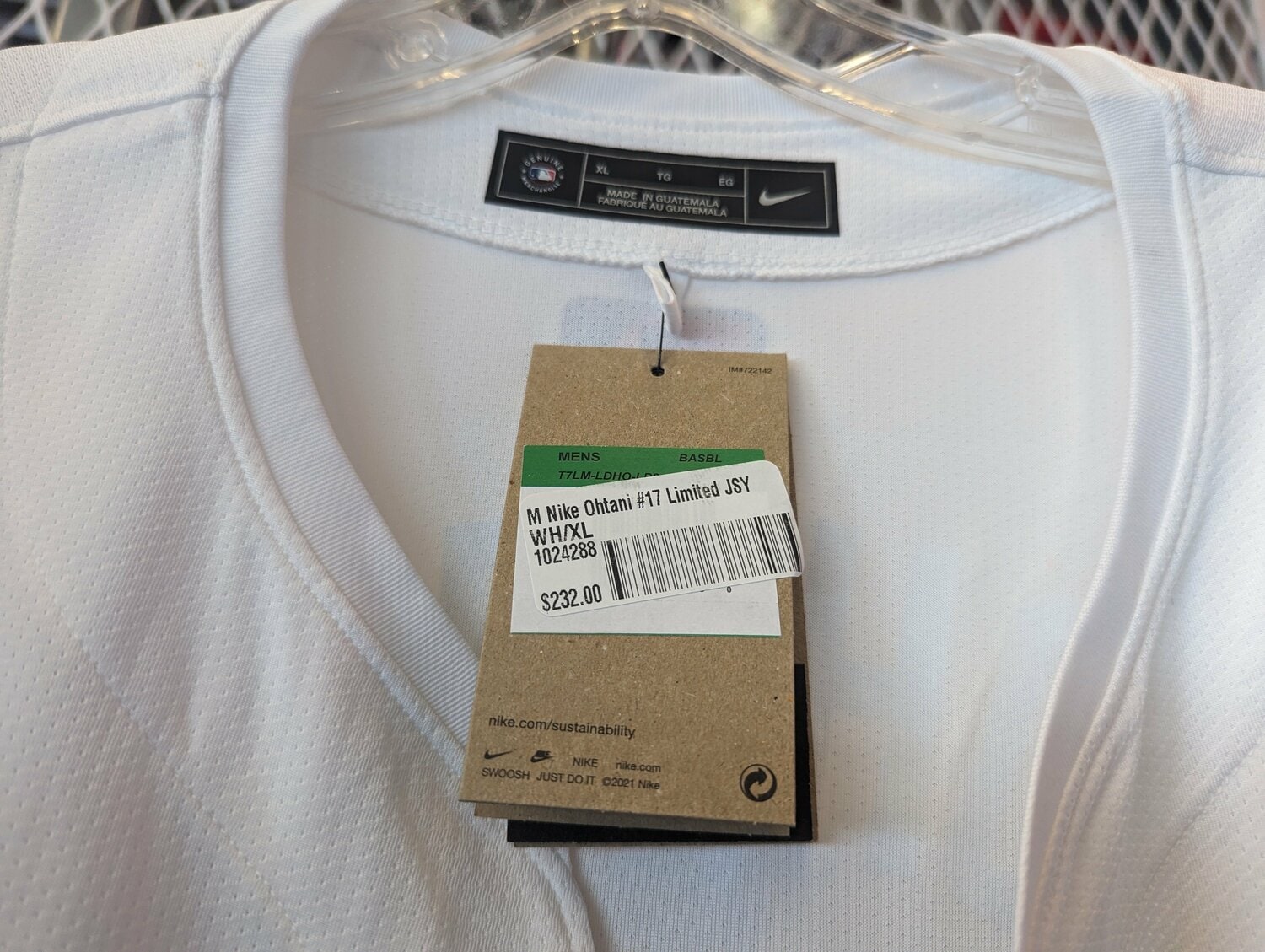 レプリカユニフォームは232ドル=約3万5000円 ©Aki