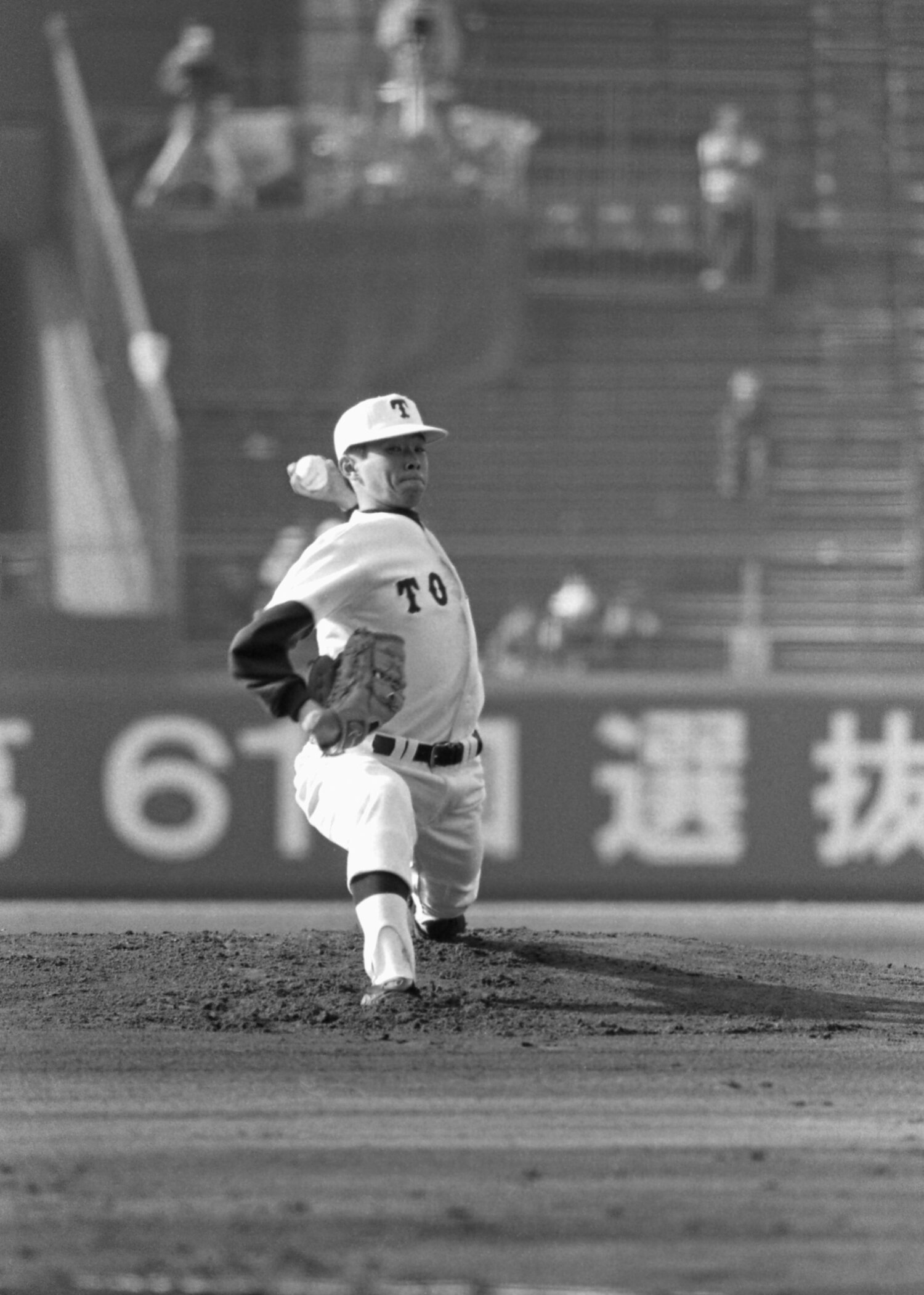 東邦高校時代はエースとして選抜大会で優勝。「平成初の優勝投手」になった　©︎JIJI PRESS