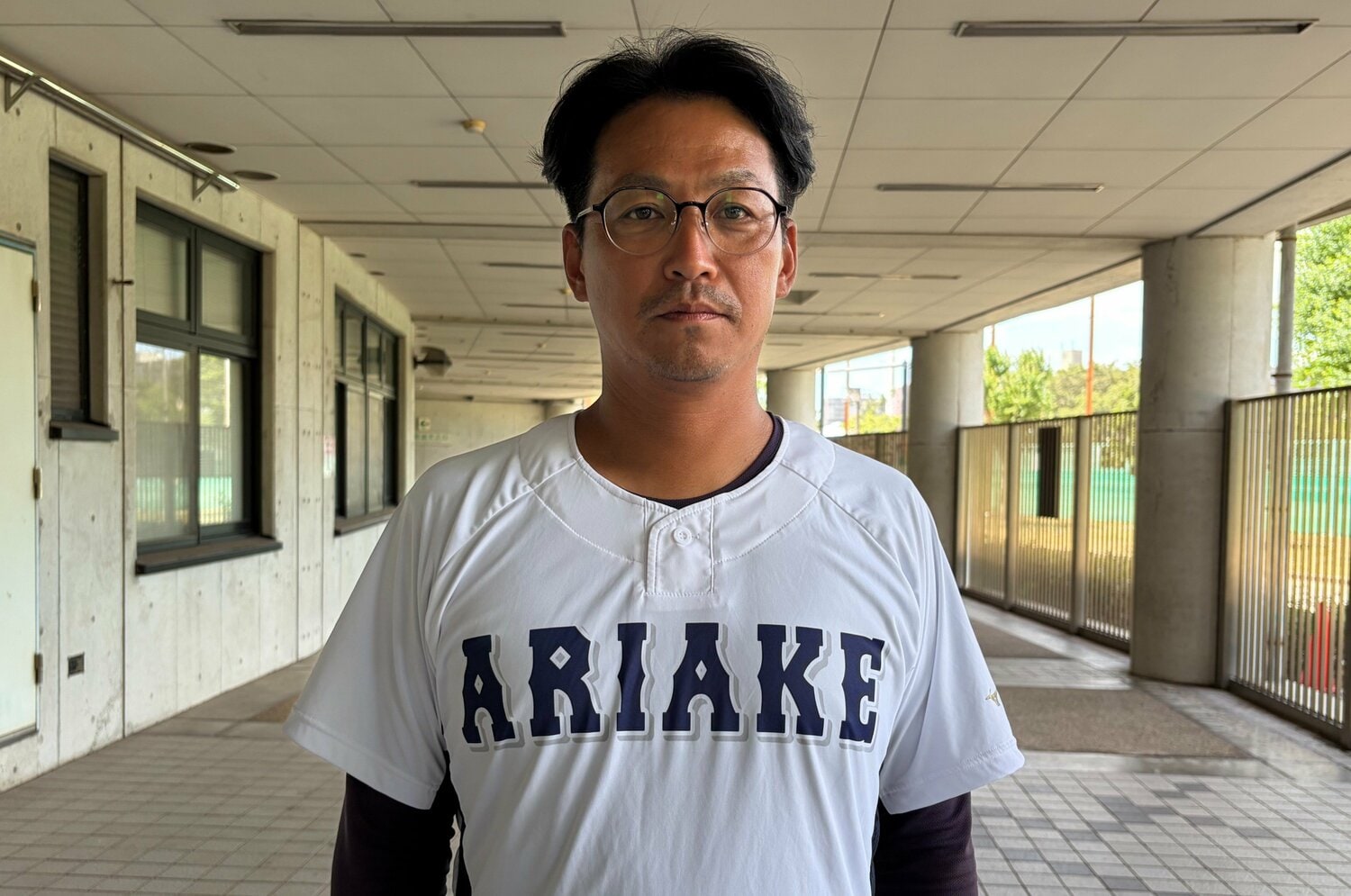 2015年から有明高の野球部を率いる高見監督 ©Genki Taguchi