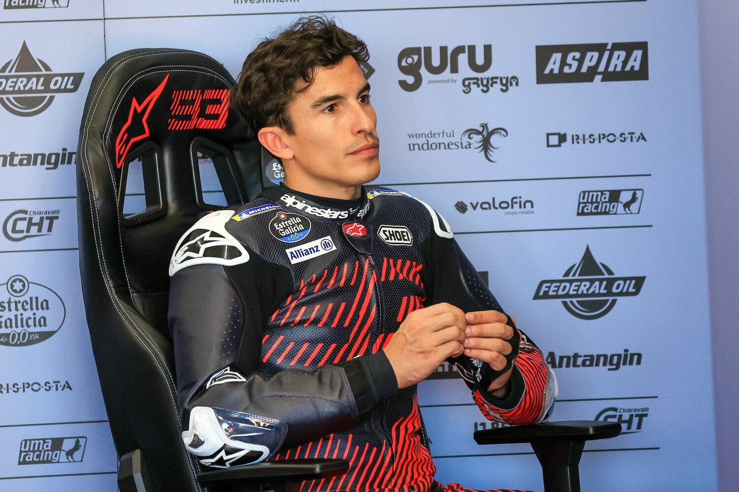 ピットでのマルケスの表情には、そこはかとない満足感が漂っていた　©Satoshi Endo