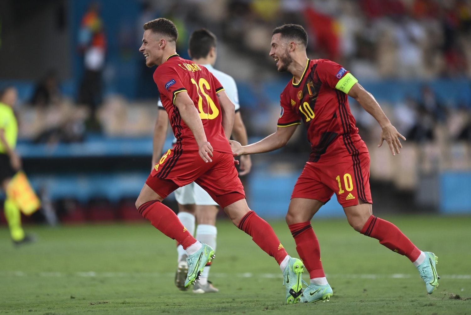 トルガンのゴールに喜ぶアザール兄弟©Getty Images