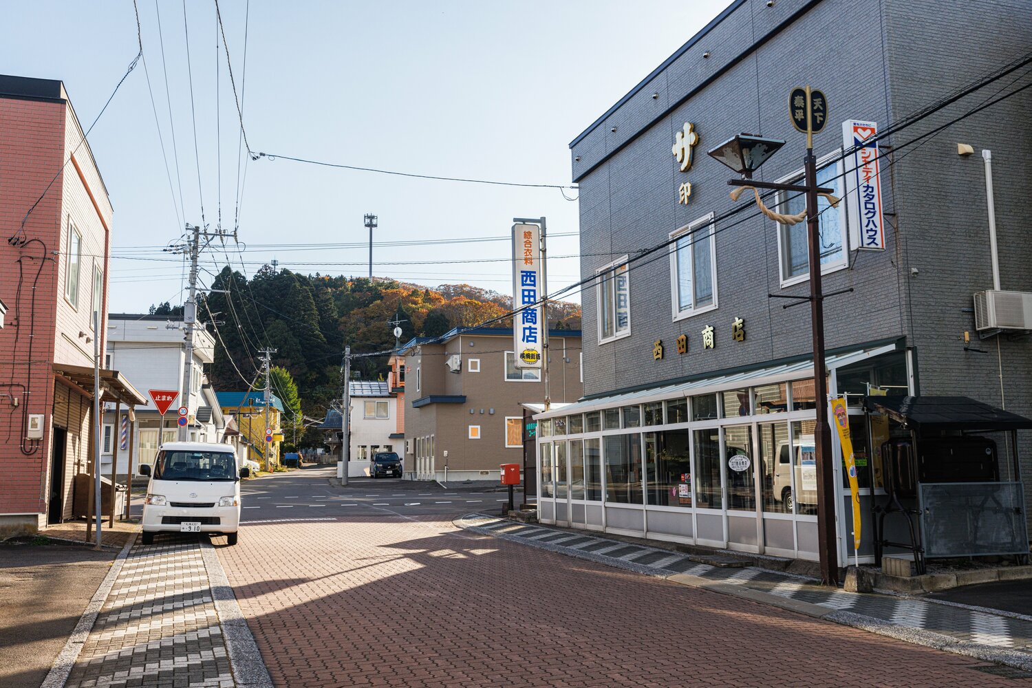 大きな商店もあった