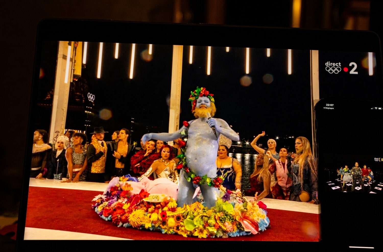 独特の演出で賛否両論だったパリ五輪の開会式　©JIJI PRESS