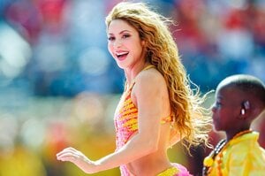 “賛否両論の27分”W杯ハーフタイムショー「BTS…こっちに来た」「シャキーラは投げキッス」カメラマンが撮った決勝舞台ウラ「トム・クルーズも」
