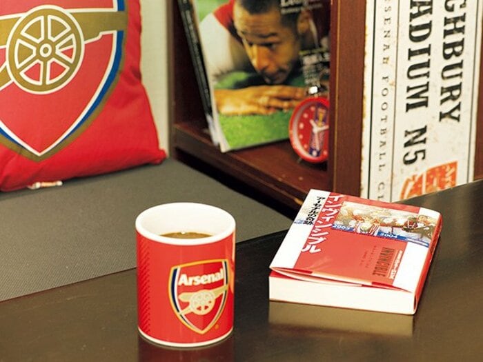 泥まみれだった、奇跡のシーズン。～アーセナルが魅惑的で、無敵だった1年間～＜Number Web＞ photograph by Wataru Sato