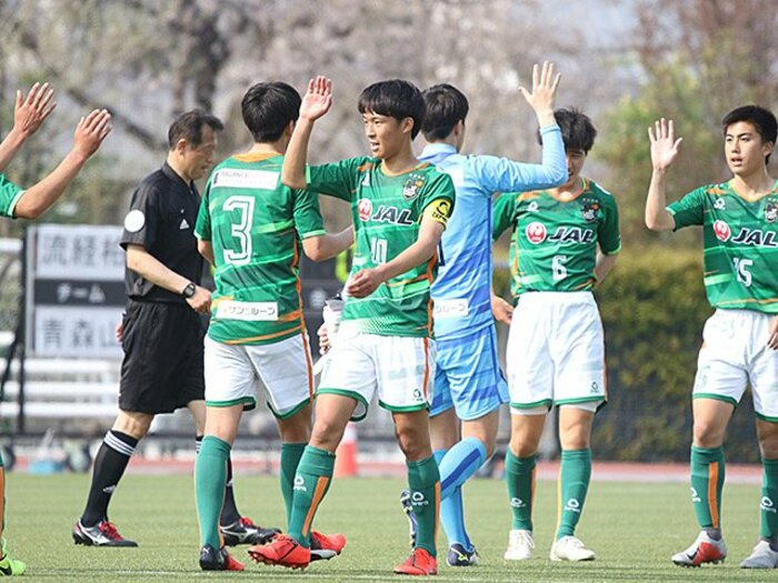 西川潤、染野唯月ら逸材が沖縄に集結。過酷なインターハイを勝ち抜く高校は？＜Number Web＞ photograph by Takahito Ando