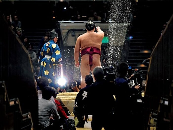 ＜引退ドキュメント＞稀勢の里「最後の三日間」＜Number Web＞ photograph by Takashi Shimizu/JMPA