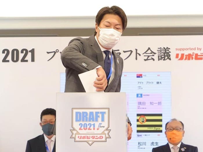 プロ野球スカウトたちが明かすドラフトの“ウラ側”「担当選手の指名で涙…」「支配下の候補は約70人」「育成は事前打診が一般的に」<Number Web> photograph by Sankei Shimbun